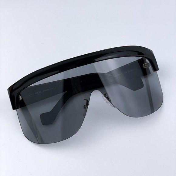 Loewe Black Shield Sunglasses with Gray Gradient Lenses main image 7